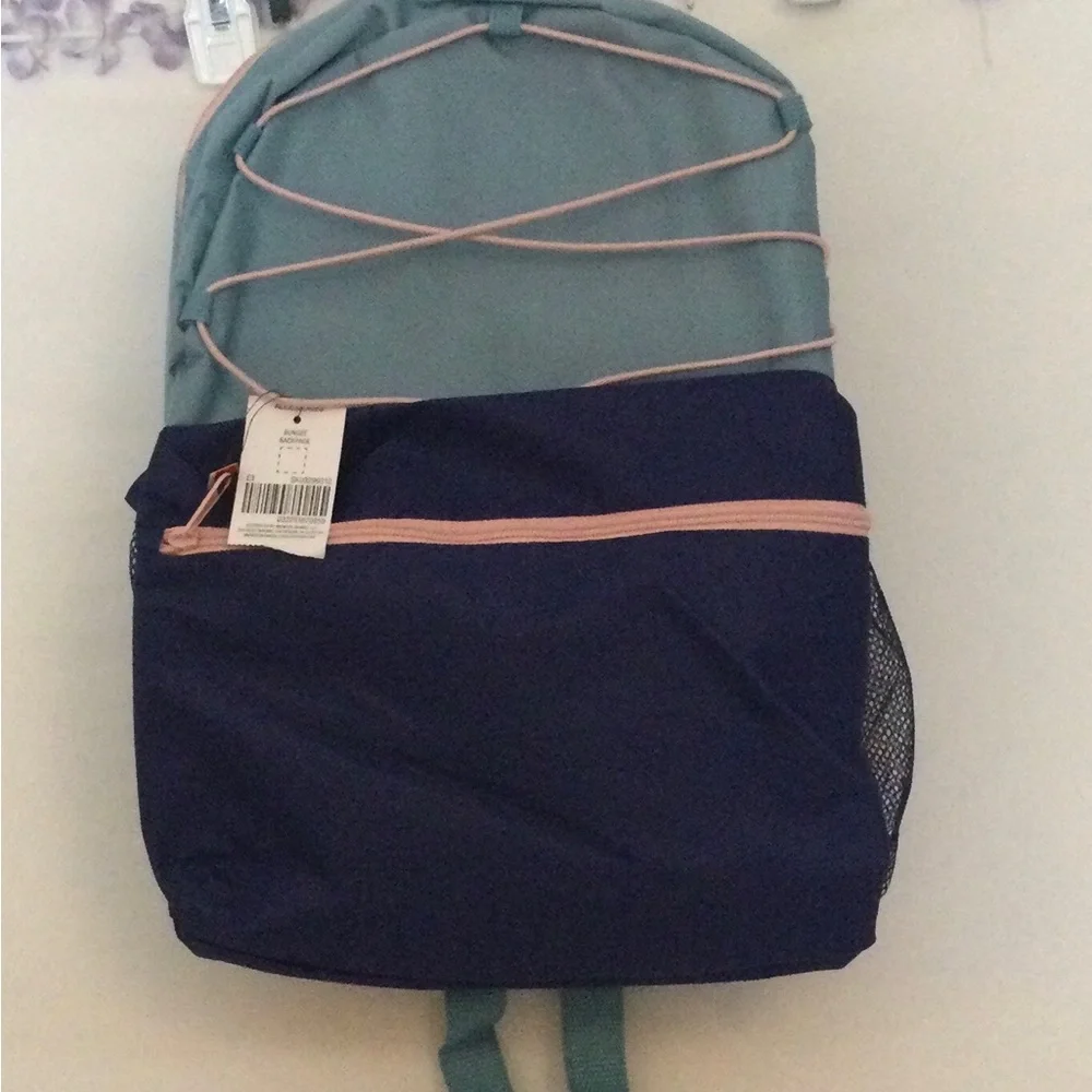 Girls Bungee backpack new .